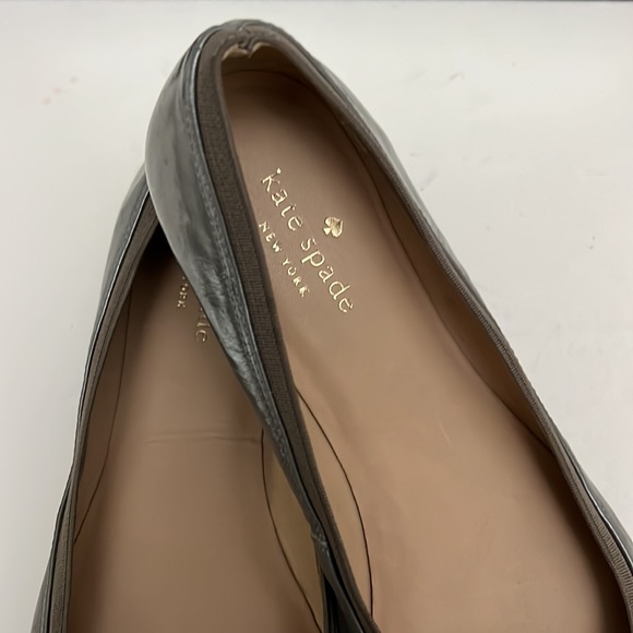 Kate Spade Tock Bow Ballet Flats in Lite Grey Patent Leather Women’s Size 7.5 - Picture 4 of 16